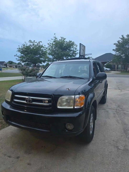 2002 Toyota Sequoia 1st Gen - Image 2 of 7
