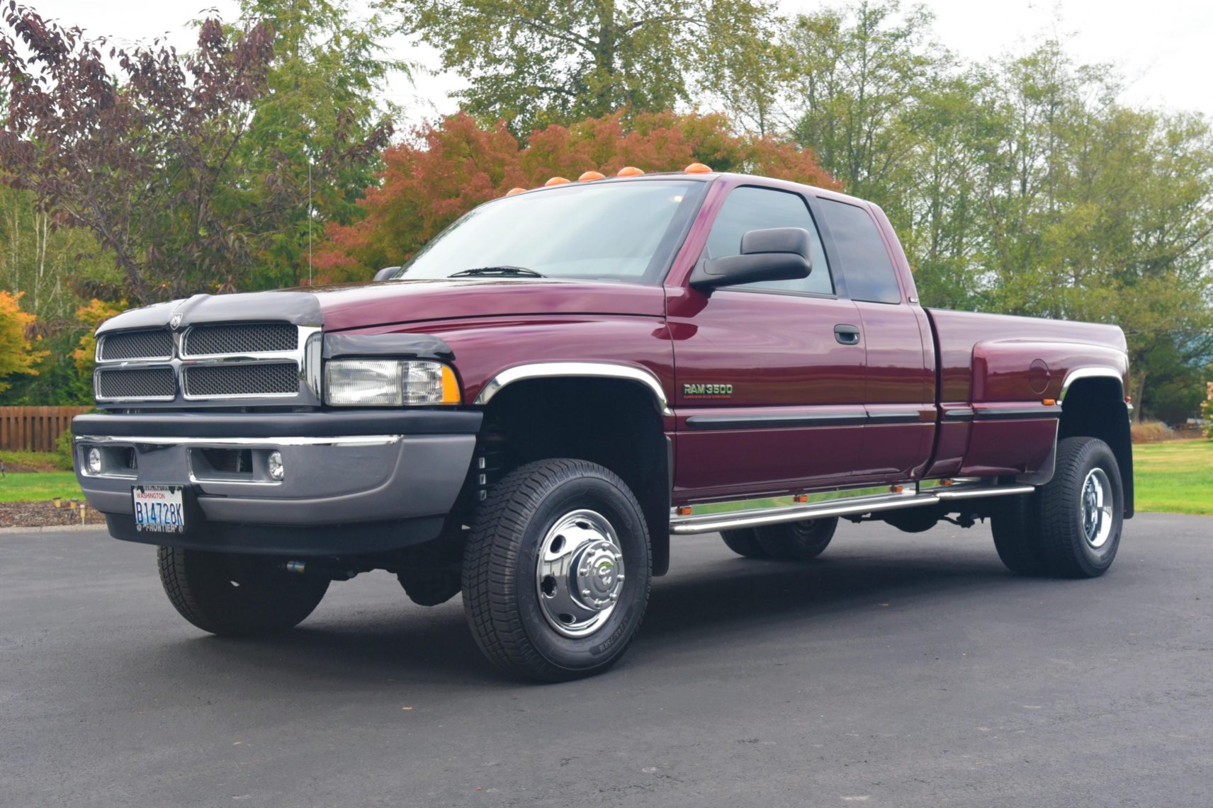 28k-Mile 2002 Dodge Ram 3500 Cummins Dually 4×4 6-Speed