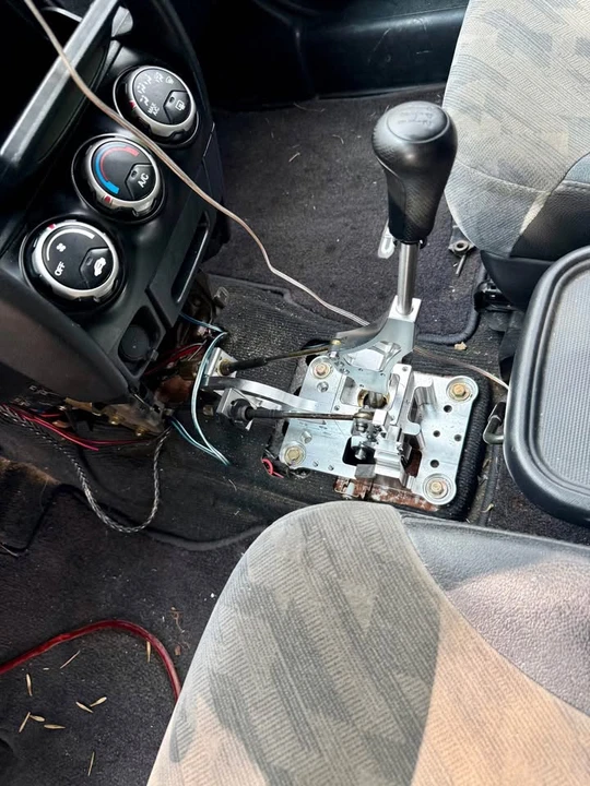 2003 Honda CR-V 2nd Gen - Image 14 of 17