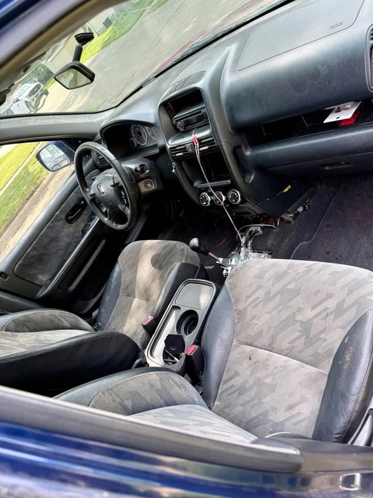 2003 Honda CR-V 2nd Gen - Image 12 of 17