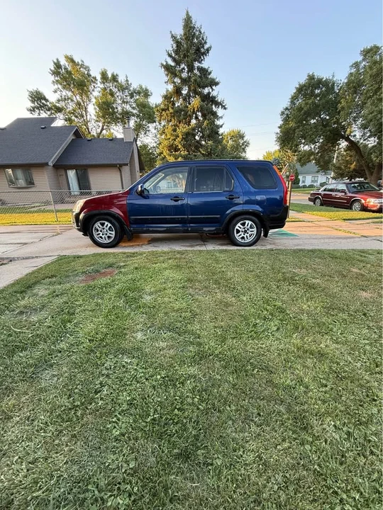2003 Honda CR-V 2nd Gen - Image 3 of 17