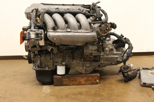2003 Parts & Memorabilia Engines - Image 2 of 10