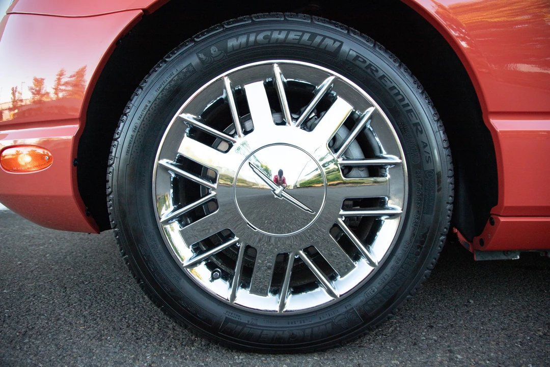 2003 Ford Thunderbird 11th Gen - Image 15 of 31