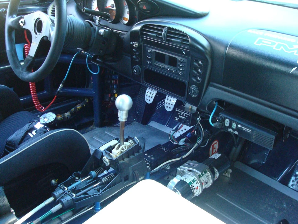 2003 Porsche 996 GT3 - Image 17 of 31