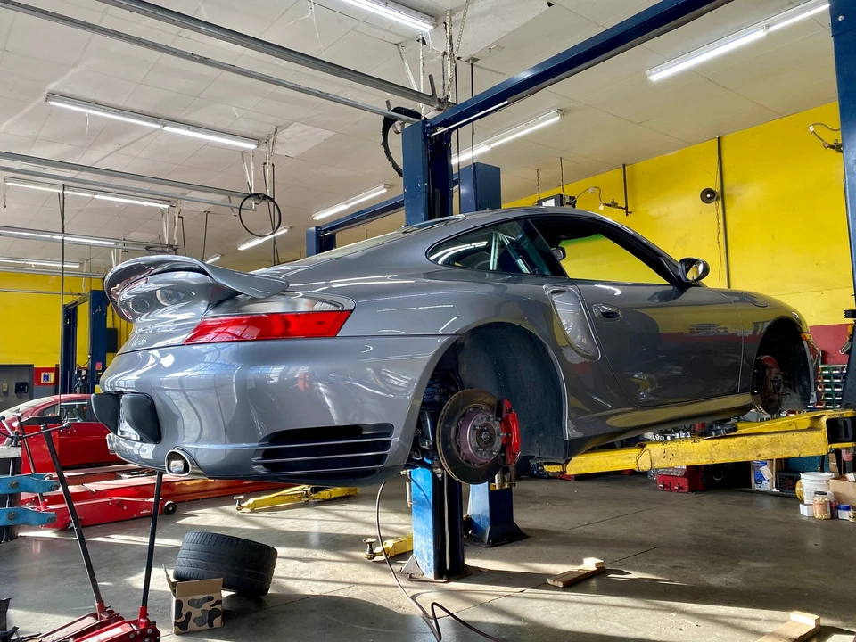2003 Porsche 996 Turbo - Image 22 of 31