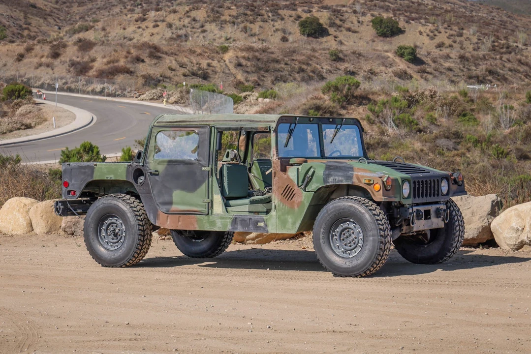 2003 Hummer HMMWV - Image 8 of 31