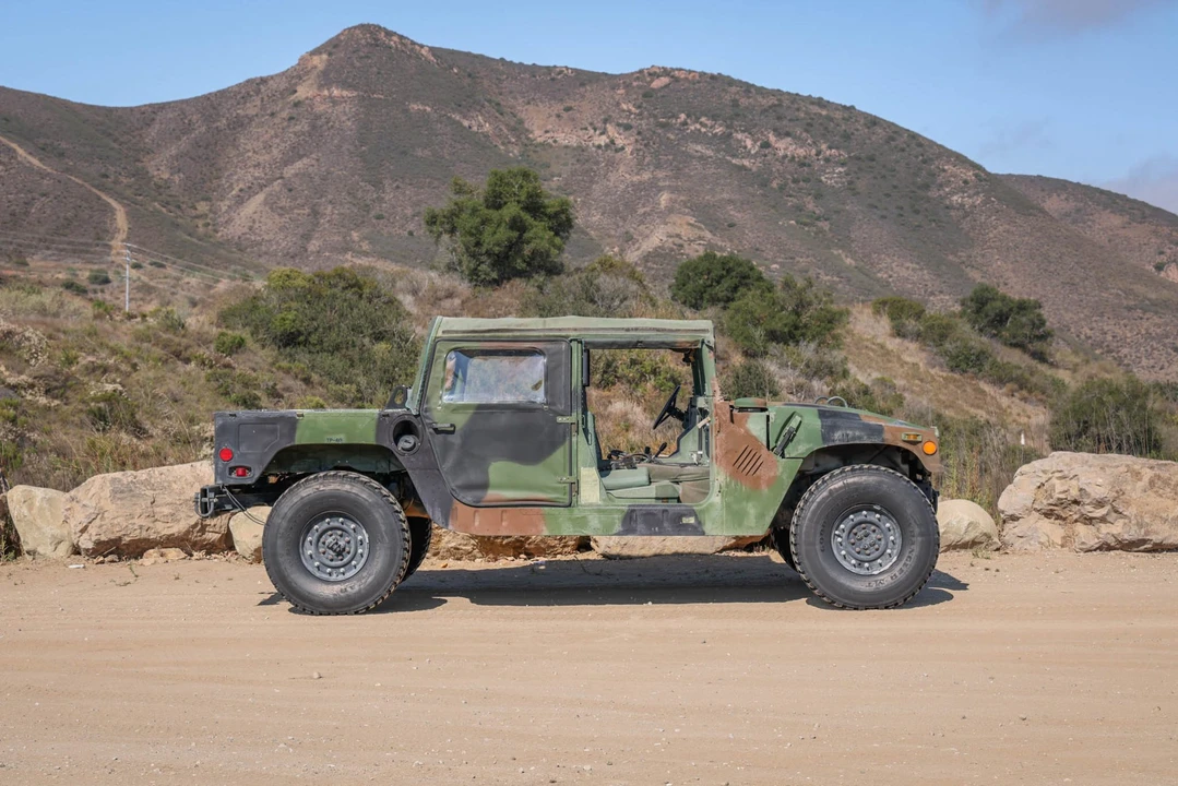 2003 Hummer HMMWV - Image 9 of 31