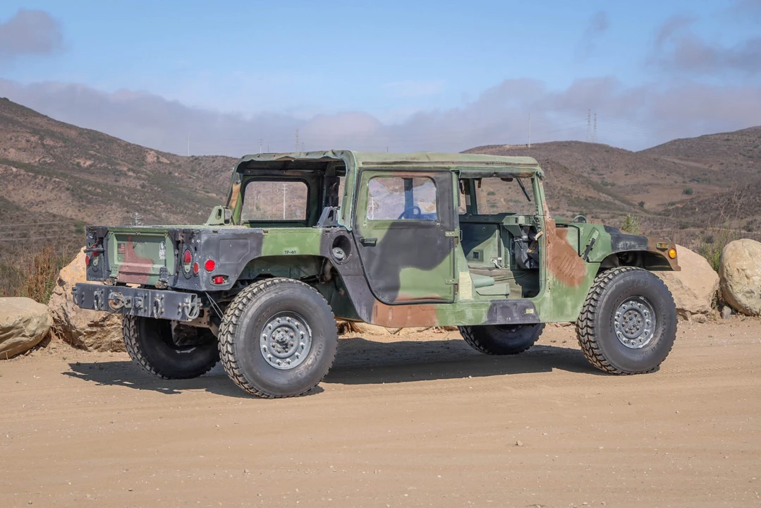 2003 Hummer HMMWV - Image 10 of 31