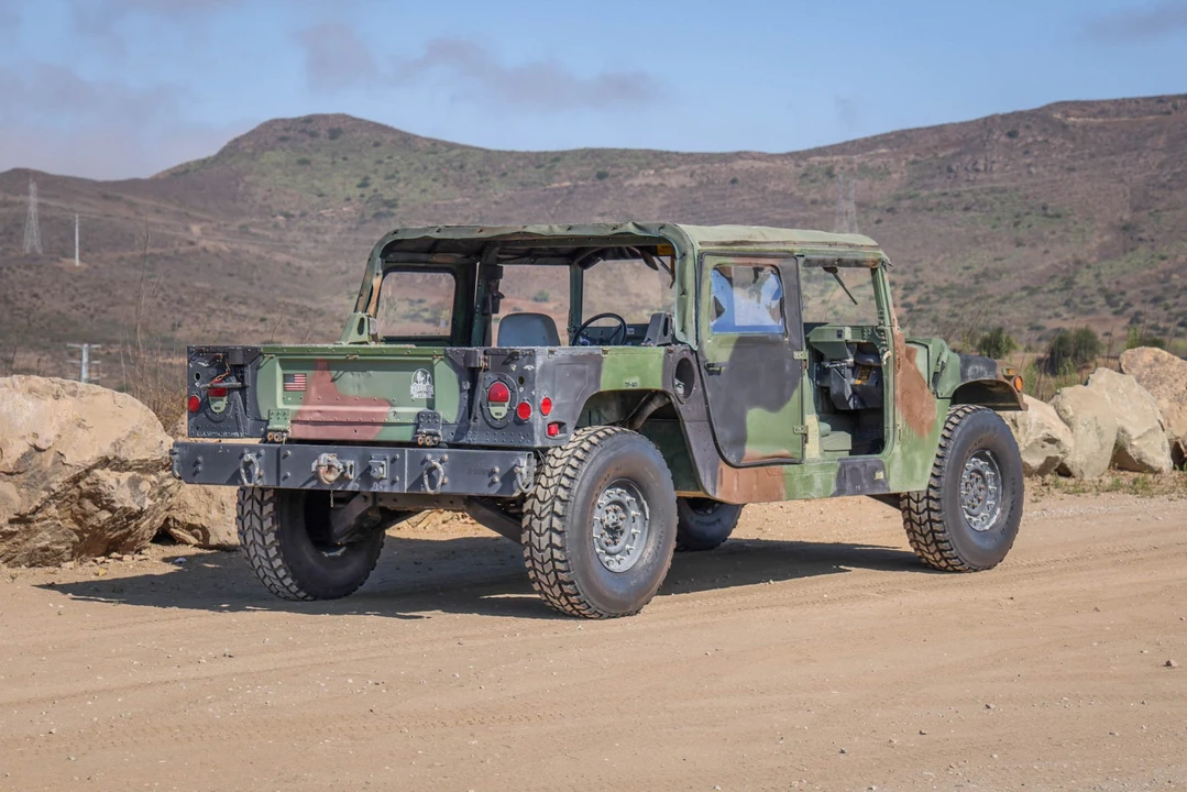 2003 Hummer HMMWV - Image 11 of 31