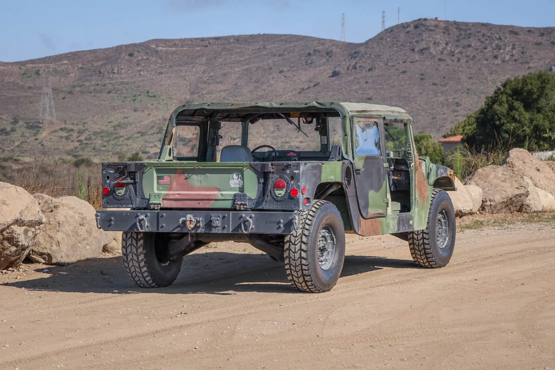 2003 Hummer HMMWV - Image 12 of 31