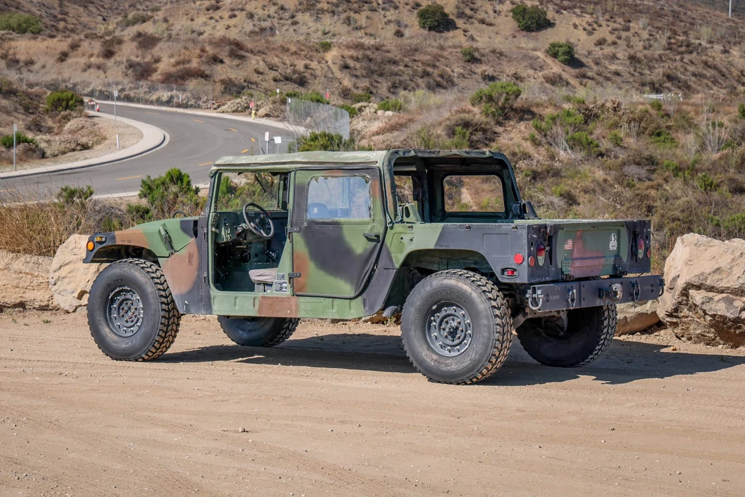 2003 Hummer HMMWV - Image 16 of 31