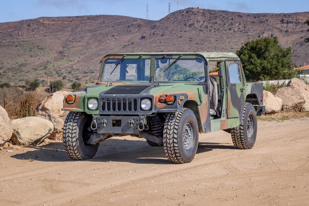 2003 Hummer HMMWV - Image 4 of 31
