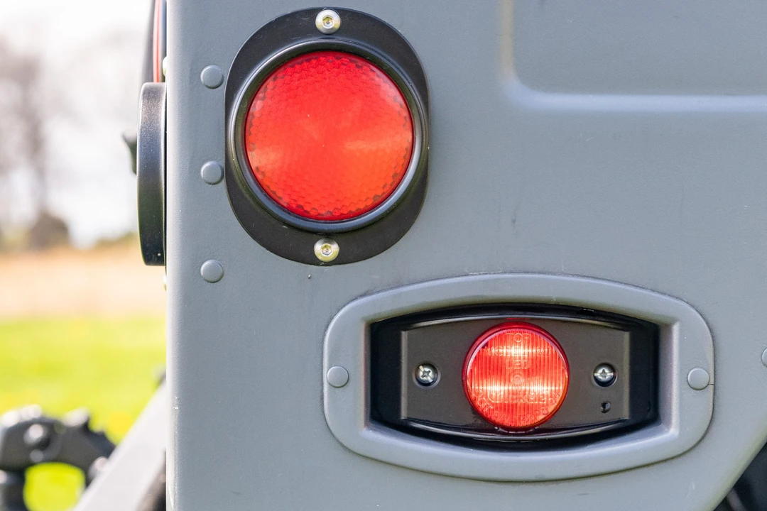 2003 Hummer HMMWV - Image 18 of 31