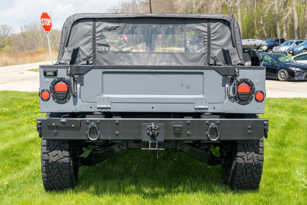 2003 Hummer HMMWV - Image 8 of 31