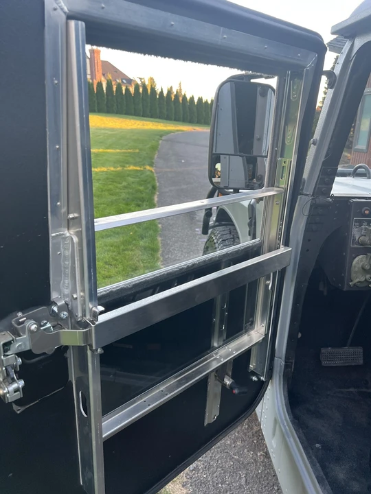 2003 Hummer HMMWV - Image 30 of 31