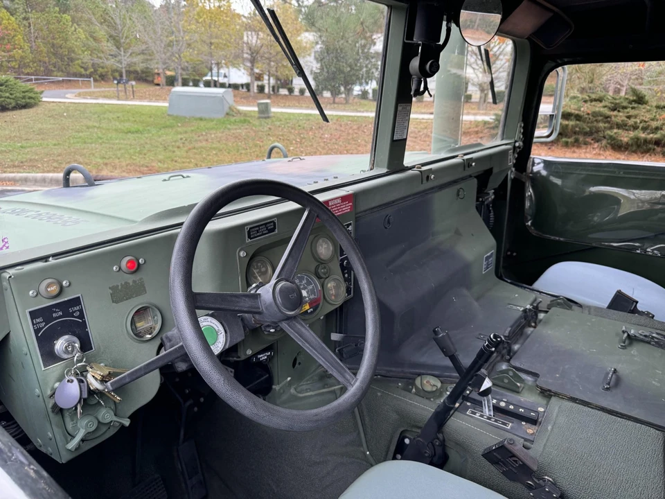 2003 Hummer HMMWV - Image 24 of 31