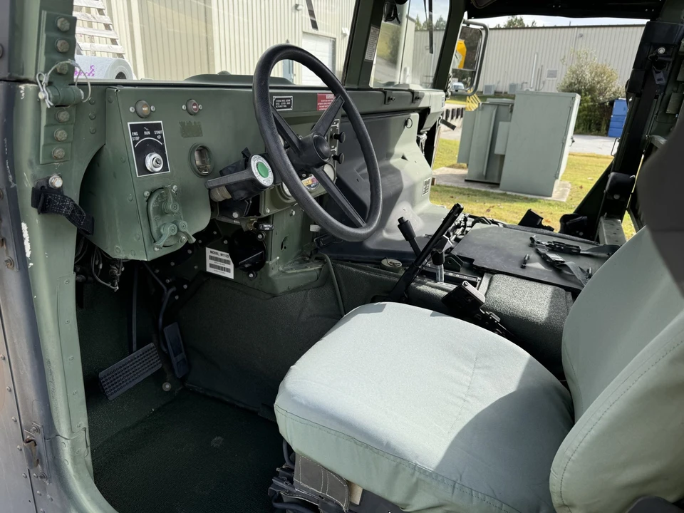 2003 Hummer HMMWV - Image 25 of 31