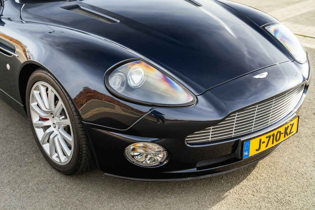2003 Aston Martin Vanquish 1st Gen - Image 24 of 31