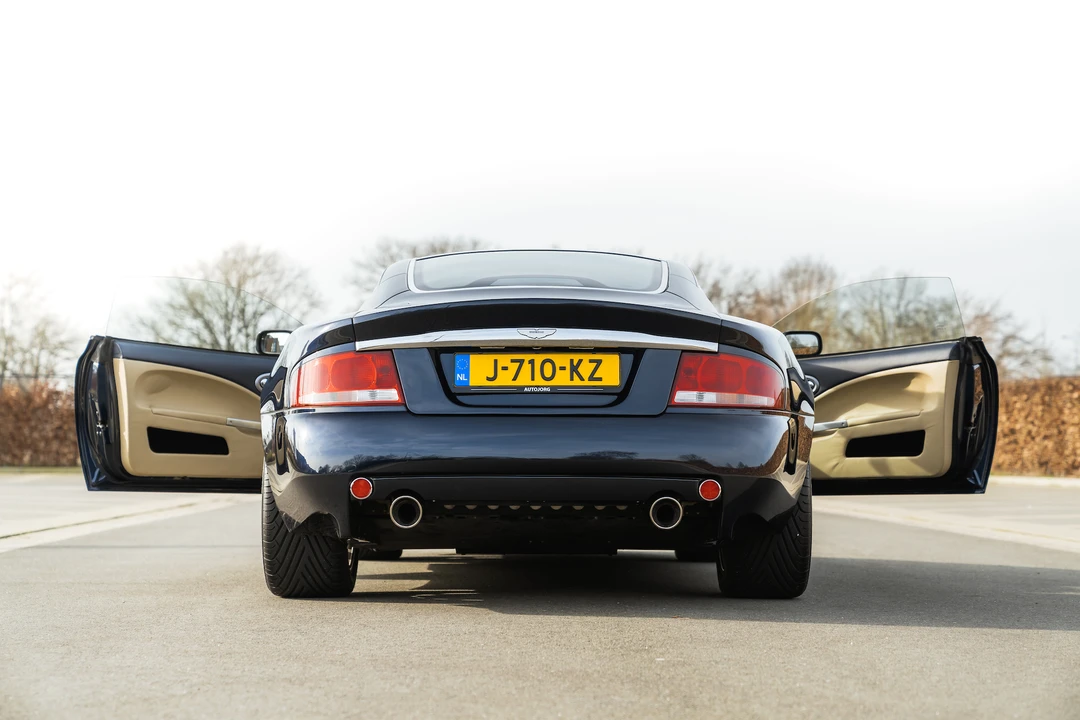 2003 Aston Martin Vanquish 1st Gen - Image 16 of 31