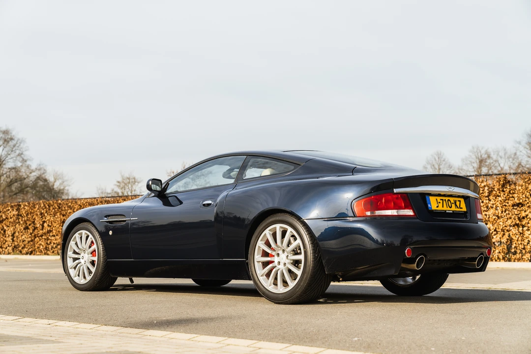2003 Aston Martin Vanquish 1st Gen - Image 14 of 31