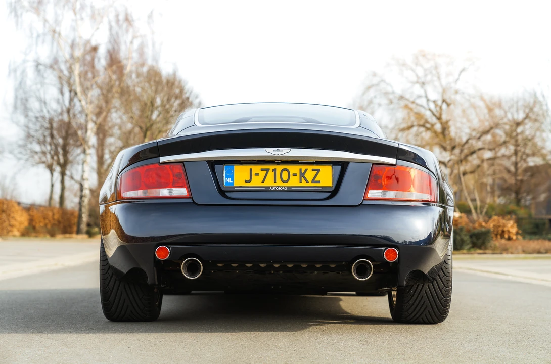 2003 Aston Martin Vanquish 1st Gen - Image 15 of 31