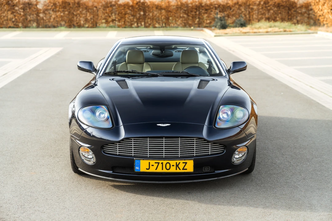 2003 Aston Martin Vanquish 1st Gen - Image 11 of 31