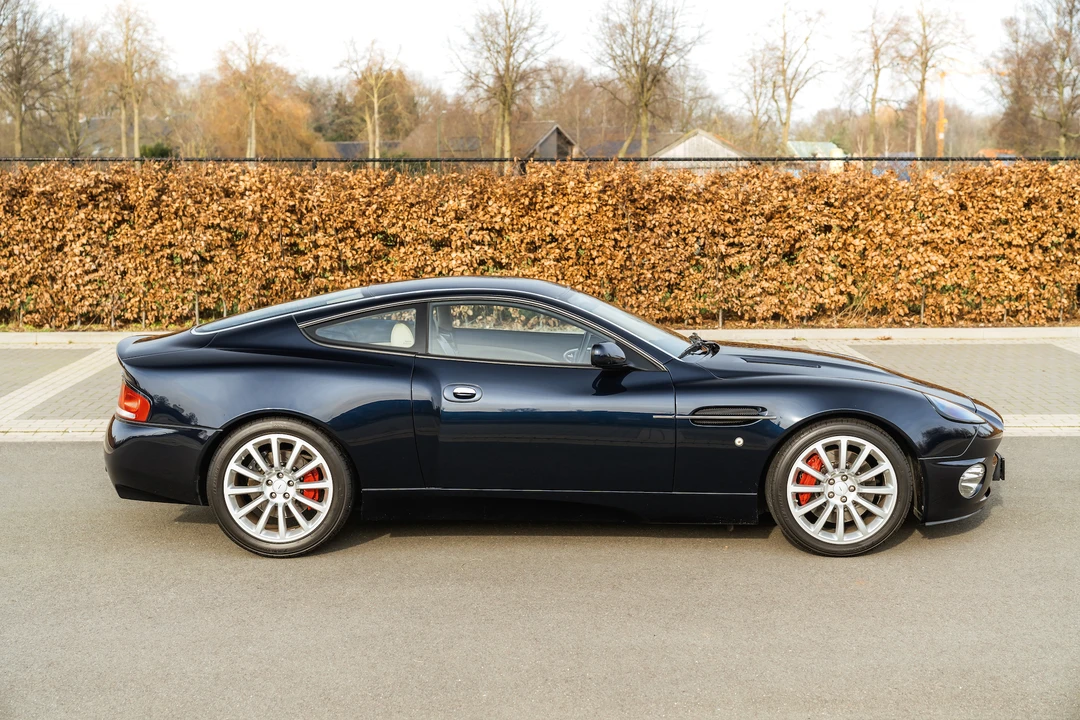 2003 Aston Martin Vanquish 1st Gen - Image 9 of 31