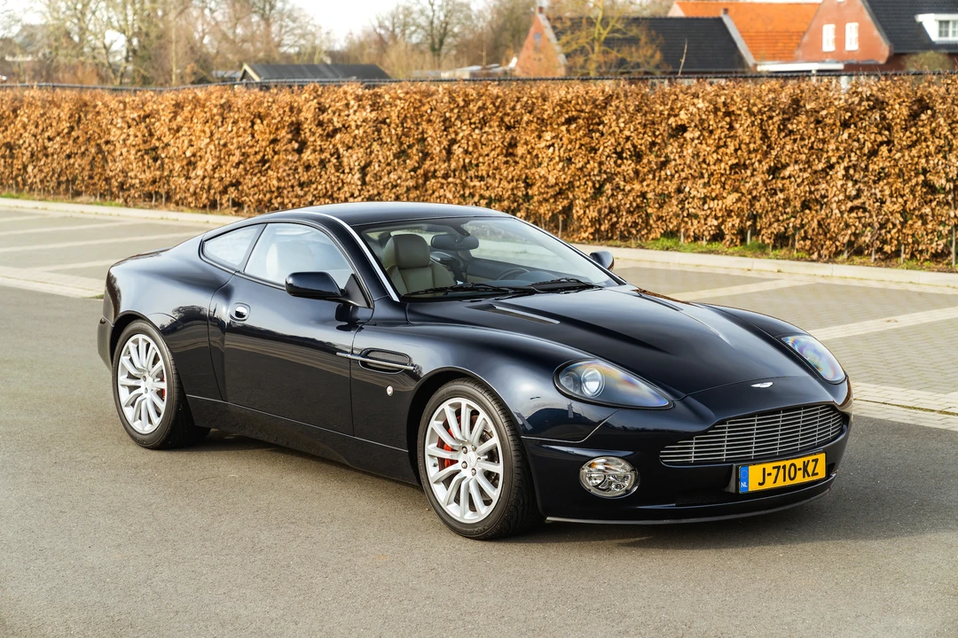 2003 Aston Martin Vanquish 1st Gen - Image 10 of 31