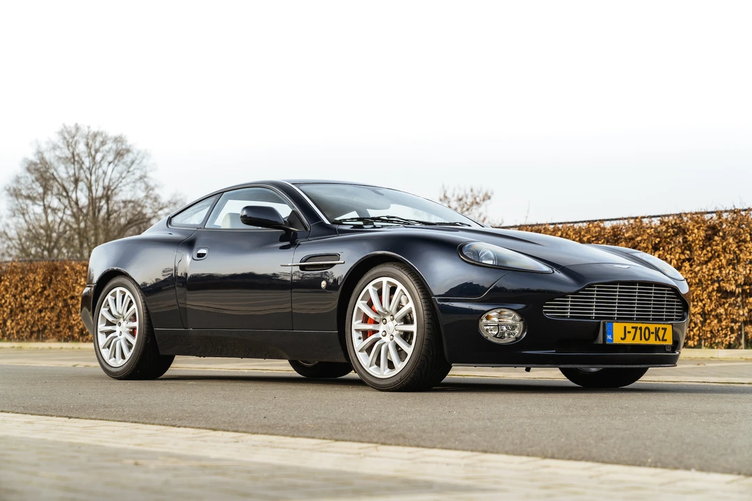 2003 Aston Martin Vanquish 1st Gen - Image 19 of 31
