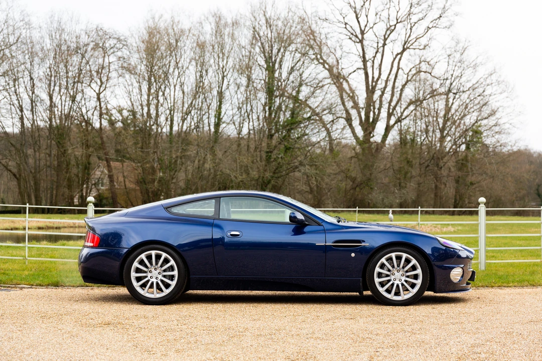 2003 Aston Martin Vanquish 1st Gen - Image 10 of 31