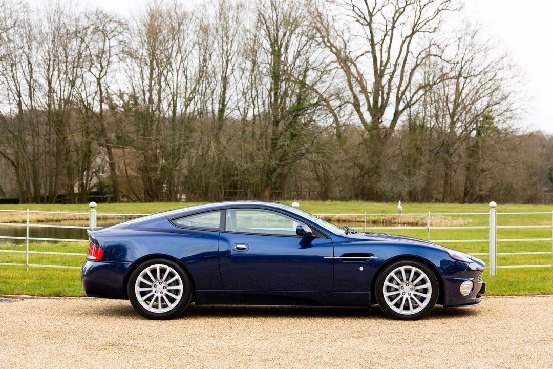 2003 Aston Martin Vanquish 1st Gen - Image 11 of 31