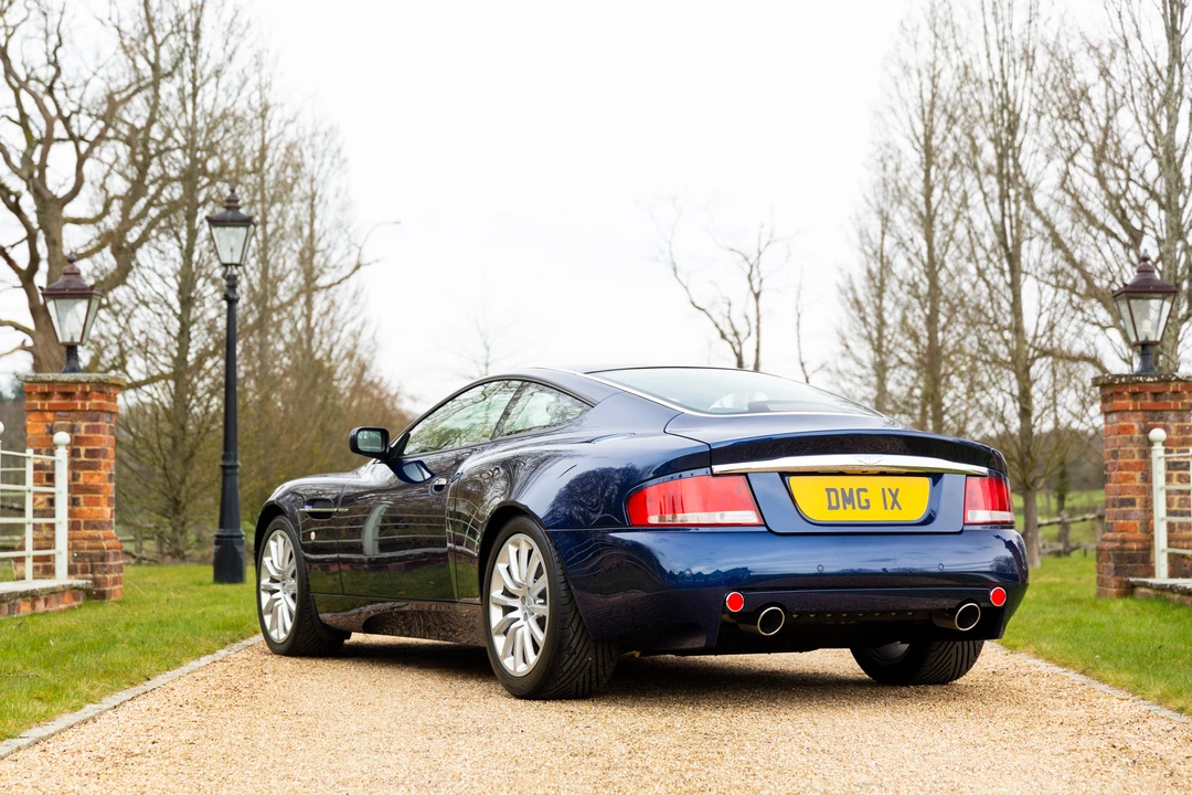2003 Aston Martin Vanquish 1st Gen - Image 19 of 31