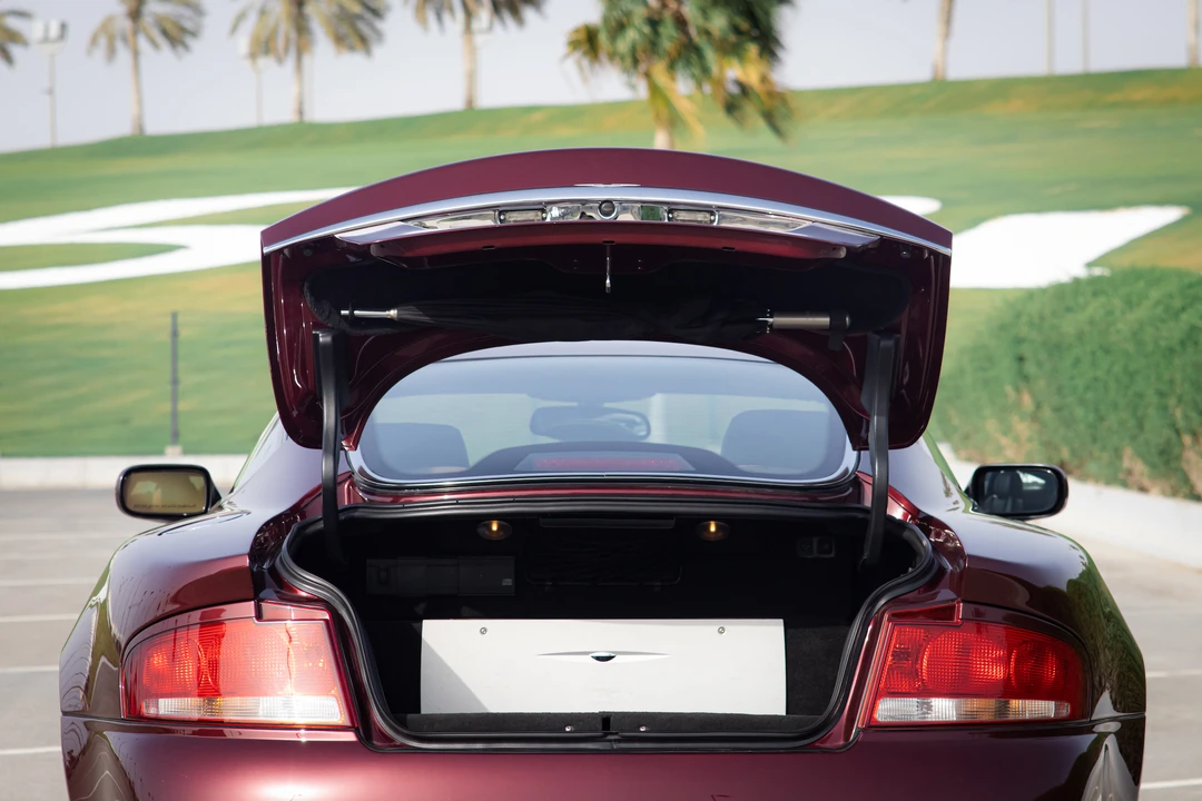 2003 Aston Martin Vanquish 1st Gen - Image 27 of 31