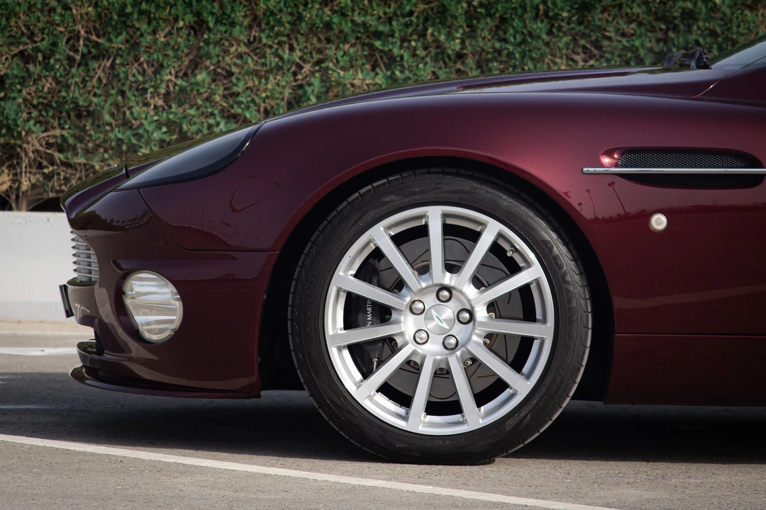 2003 Aston Martin Vanquish 1st Gen - Image 30 of 31