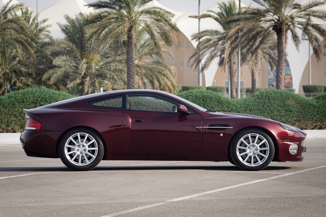 2003 Aston Martin Vanquish 1st Gen - Image 11 of 31