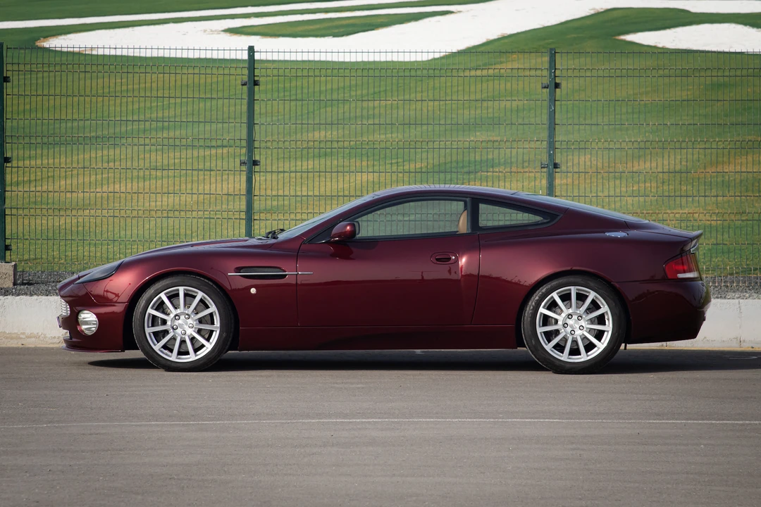 2003 Aston Martin Vanquish 1st Gen - Image 16 of 31