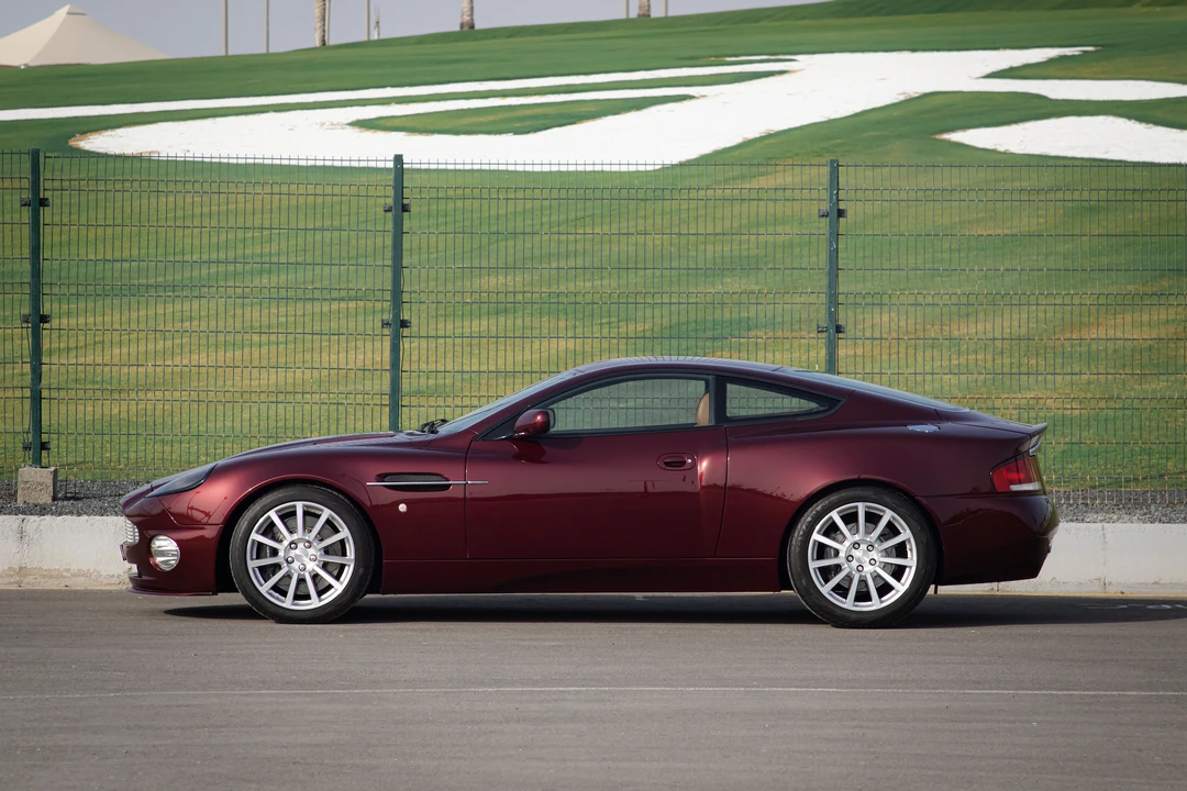 2003 Aston Martin Vanquish 1st Gen - Image 17 of 31