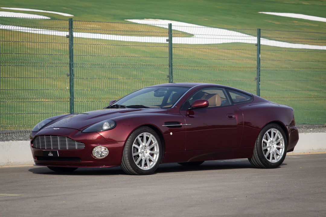 2003 Aston Martin Vanquish 1st Gen - Image 18 of 31