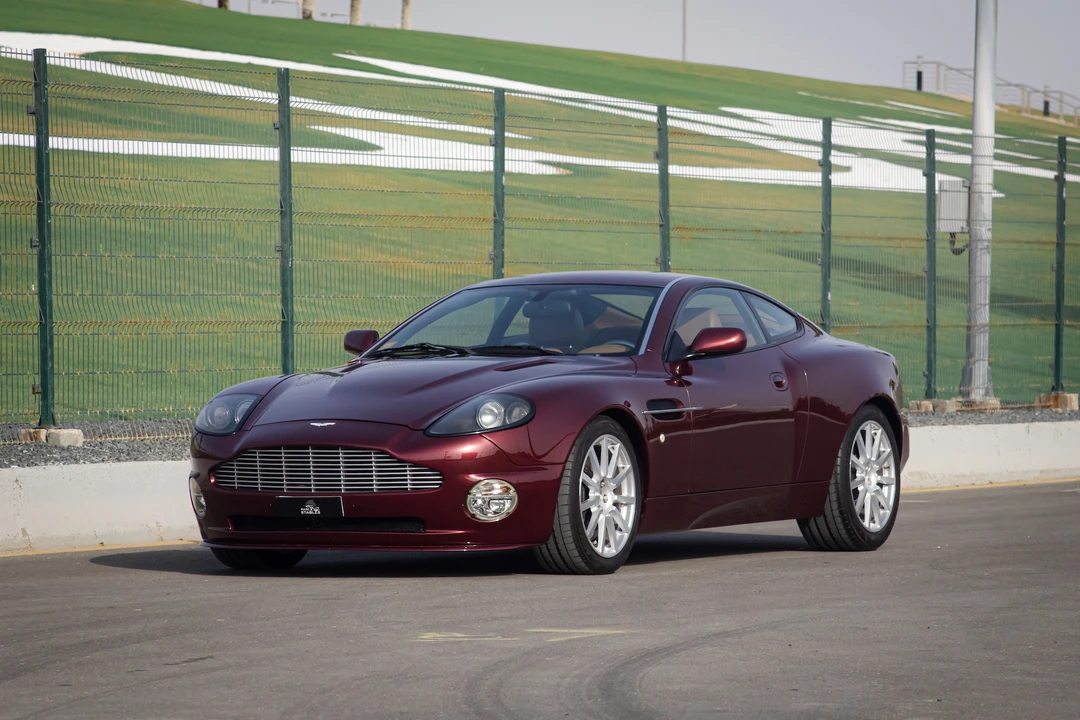 2003 Aston Martin Vanquish 1st Gen - Image 19 of 31