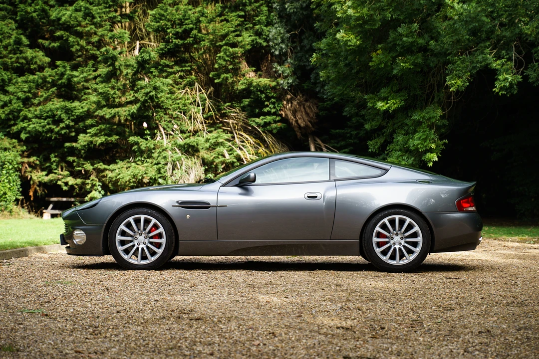 2003 Aston Martin Vanquish 1st Gen - Image 9 of 31