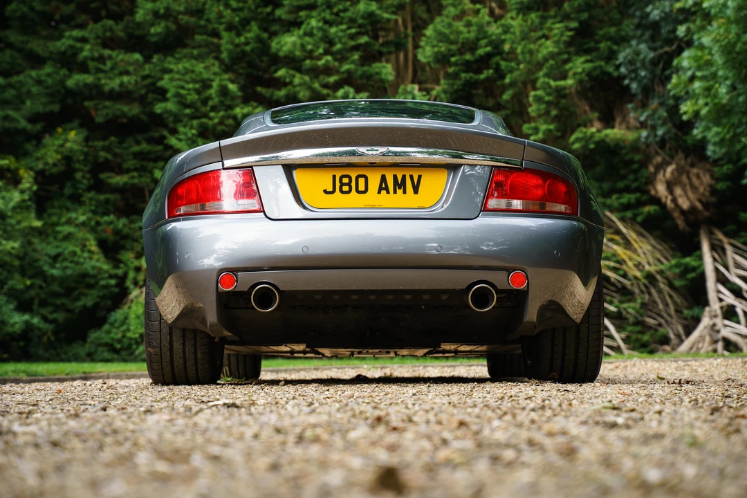 2003 Aston Martin Vanquish 1st Gen - Image 24 of 31
