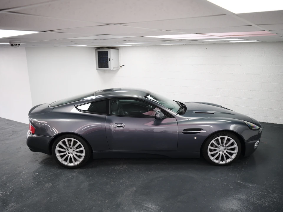 2003 Aston Martin Vanquish 1st Gen - Image 10 of 31