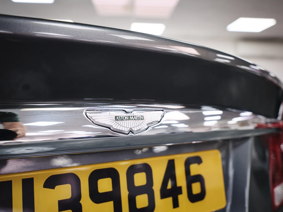 2003 Aston Martin Vanquish 1st Gen - Image 23 of 31