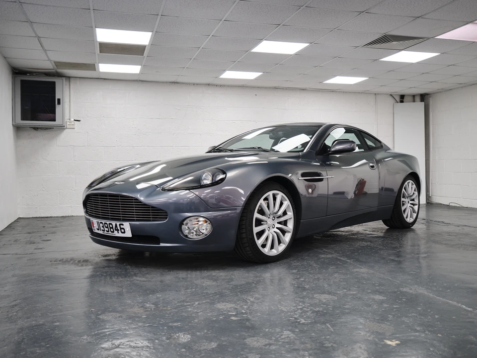 2003 Aston Martin Vanquish 1st Gen - Image 16 of 31