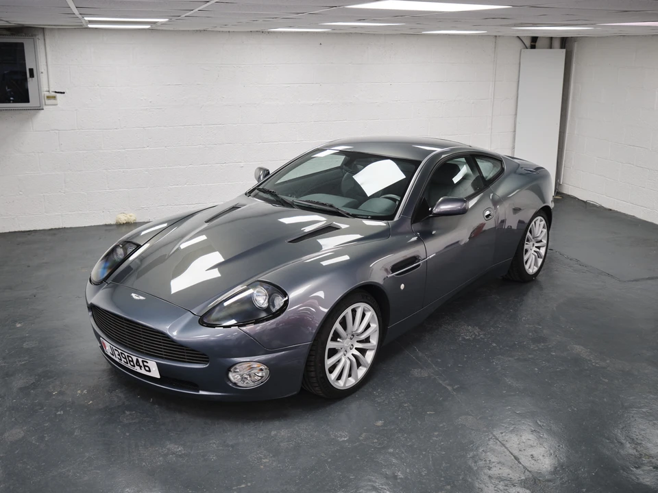 2003 Aston Martin Vanquish 1st Gen - Image 17 of 31