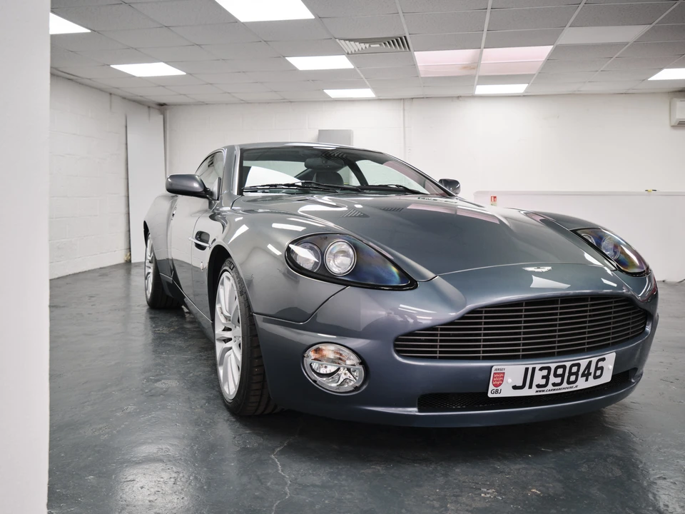 2003 Aston Martin Vanquish 1st Gen - Image 18 of 31