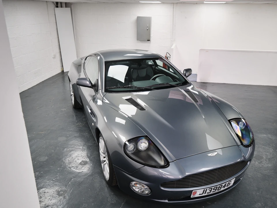 2003 Aston Martin Vanquish 1st Gen - Image 19 of 31