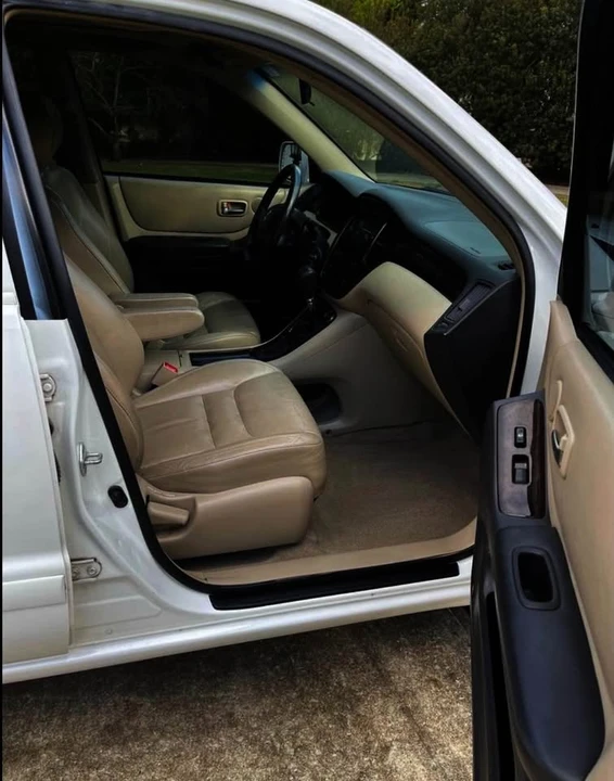 2003 Toyota Highlander - Image 3 of 10