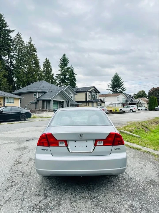 2003 Acura EL - Image 2 of 11