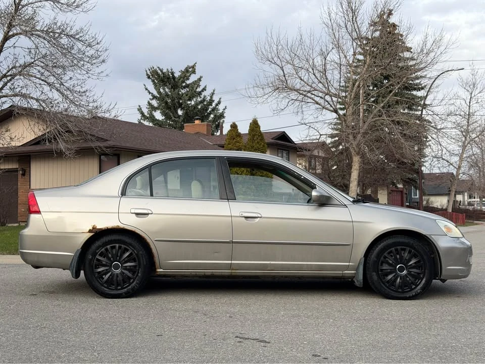 2003 Acura EL - Image 2 of 13